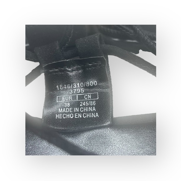 Deadstock: new Zara ❧ Embellished Flat Sandals ❧ Black Bright Gold Hardware ❧ 8M - Picture 8 of 16